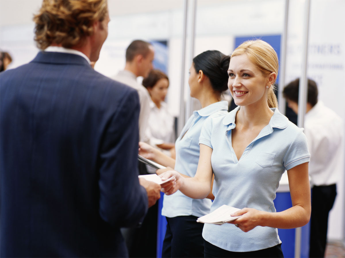 How to Efficiently Network at a Trade Show